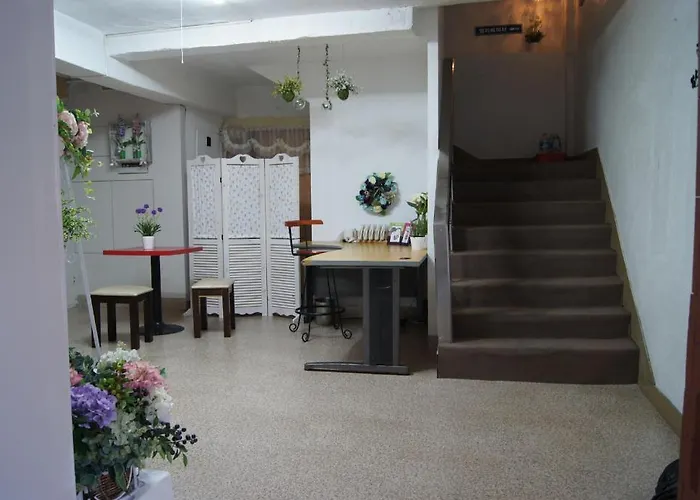 Pensión Mi House 2*