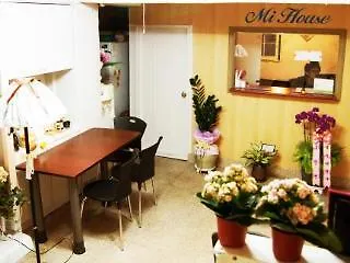 Pensión Mi House 2*
